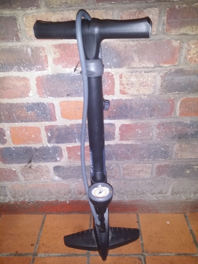 btwin floor pump